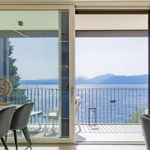  Apartment Salvatorehomes - Luxurious Dreamview Waterfront In With Pool - Casa Azura - A 5 Star Luxury Collection At Garda Italien